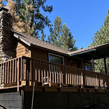 Snow Bunny Lodge - Perfect Big Bear Getaway! Deck With A New Hot Tub And Charcoal Barbecue! Big Bear Lake Buitenkant foto