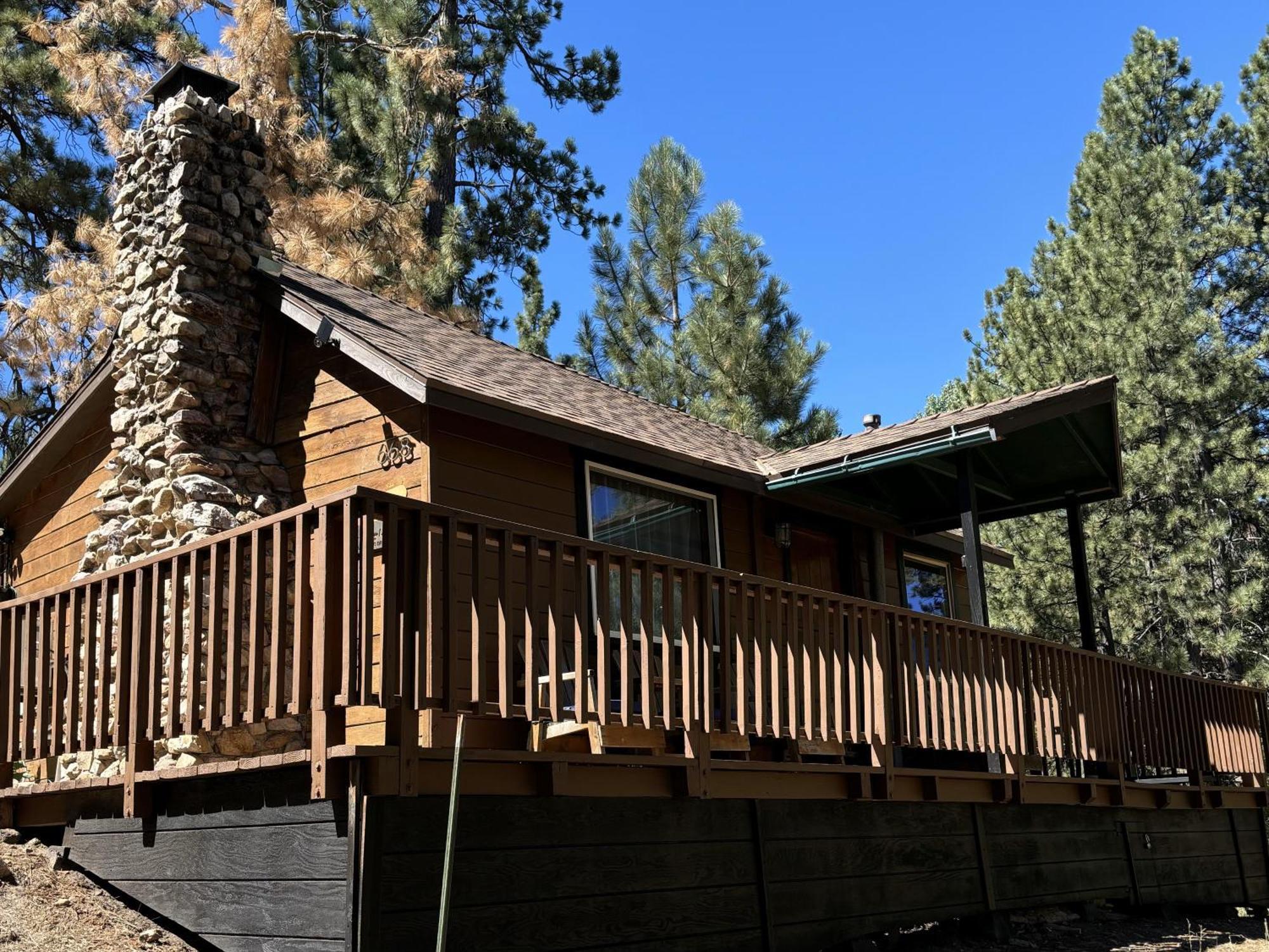 Snow Bunny Lodge - Perfect Big Bear Getaway! Deck With A New Hot Tub And Charcoal Barbecue! Big Bear Lake Buitenkant foto