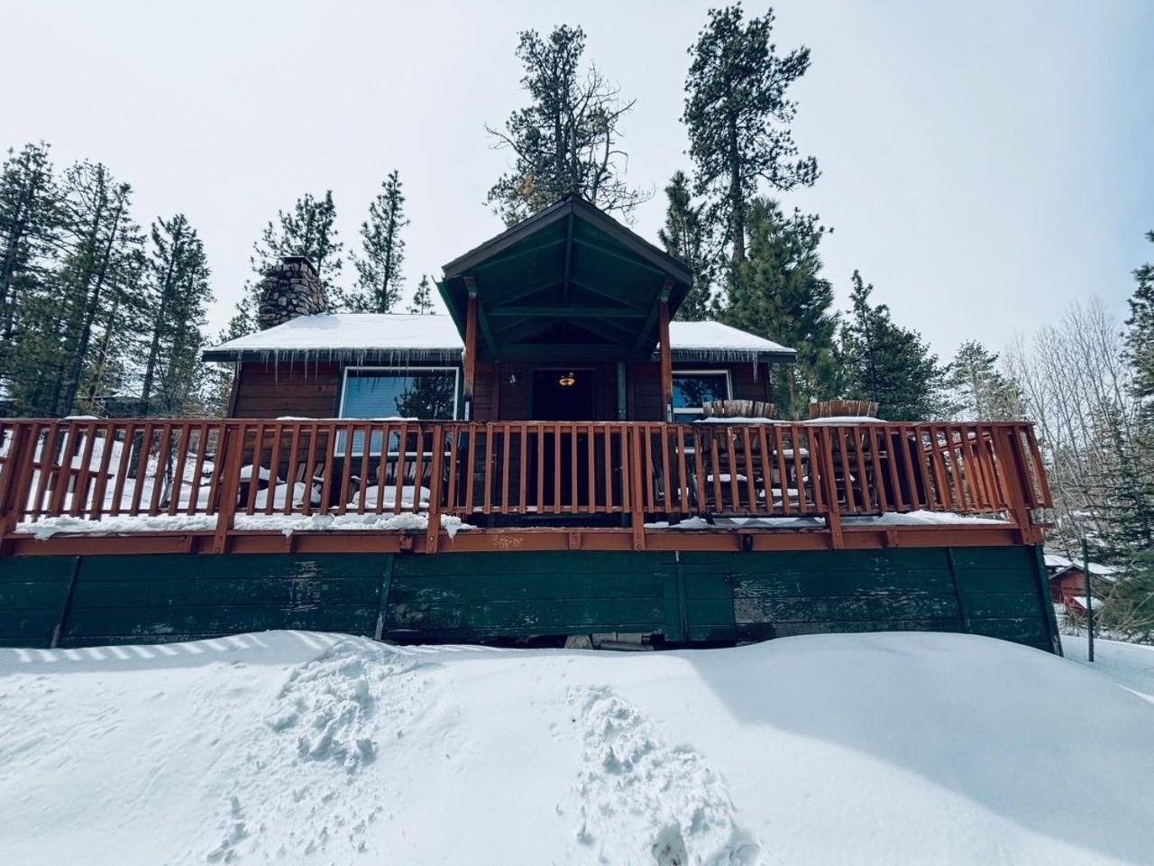 Snow Bunny Lodge - Perfect Big Bear Getaway! Deck With A New Hot Tub And Charcoal Barbecue! Big Bear Lake Buitenkant foto