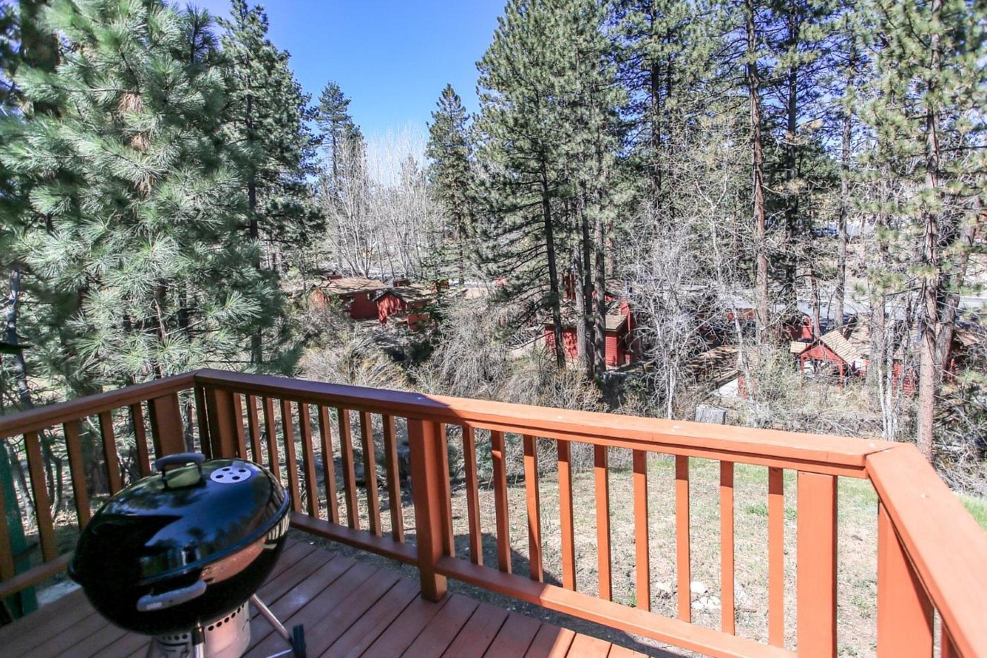 Snow Bunny Lodge - Perfect Big Bear Getaway! Deck With A New Hot Tub And Charcoal Barbecue! Big Bear Lake Buitenkant foto